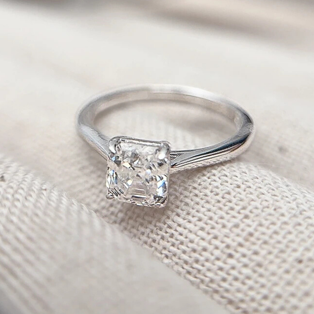 Solitario con Moissanite Taglio Asscher Certificata da ct 1,00