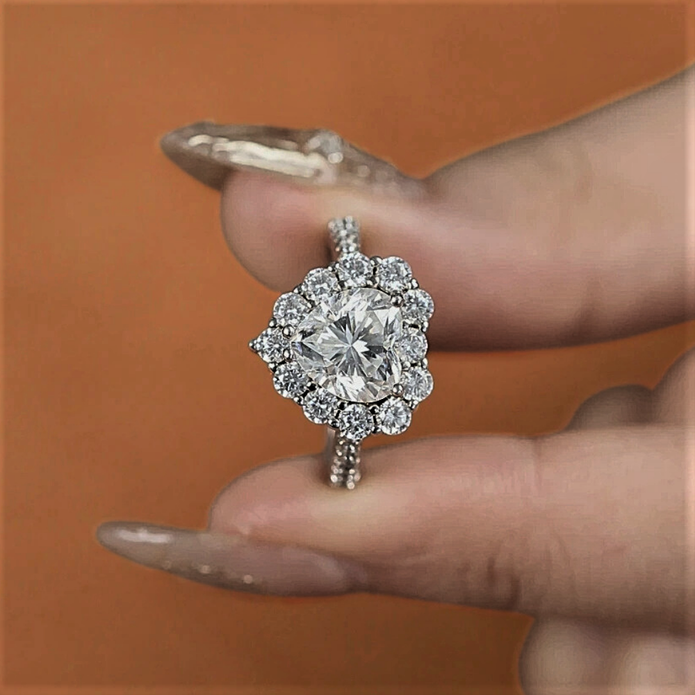 Anello “Cuore Illuminato” con Moissanite centrale Taglio Cuore Certificata di ct 2.00