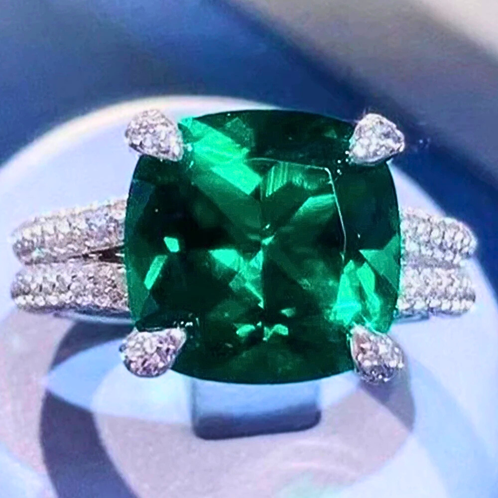 Anello con Smeraldo Colombiano Taglio Cuscino e Brillanti Lab Grown