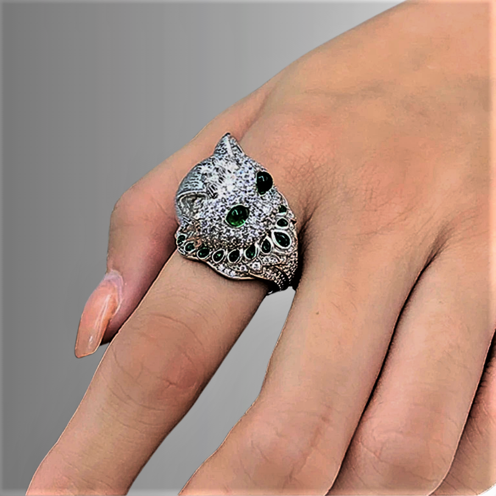 Anello Gattino con Moissaniti Colore Smeraldo e D color
