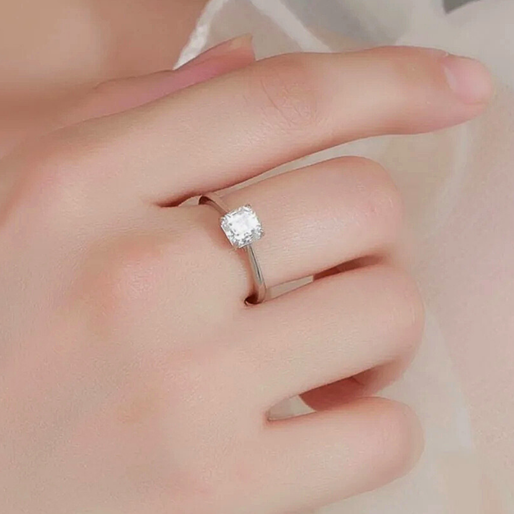 Solitario con Moissanite Taglio Asscher Certificata da ct 1,00