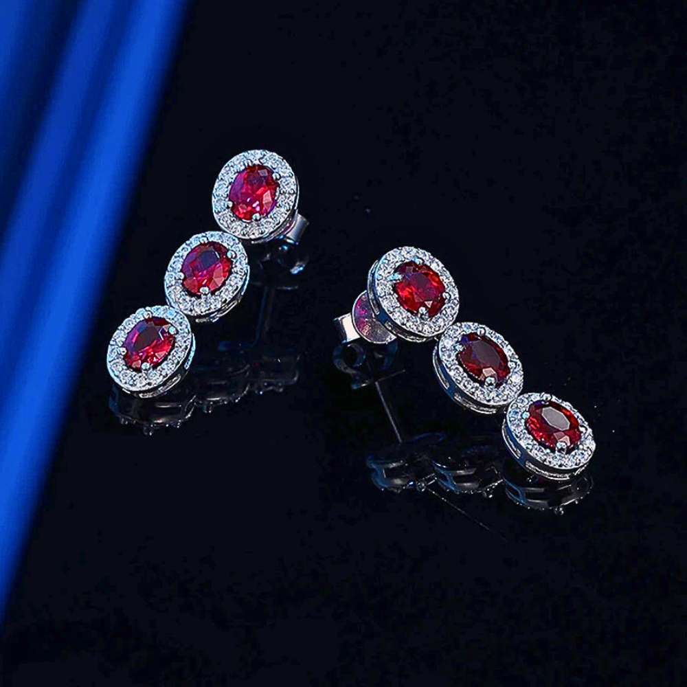Orecchini con Rubini e Brillanti Sintetici ad Alto Contenuto di Carbonio