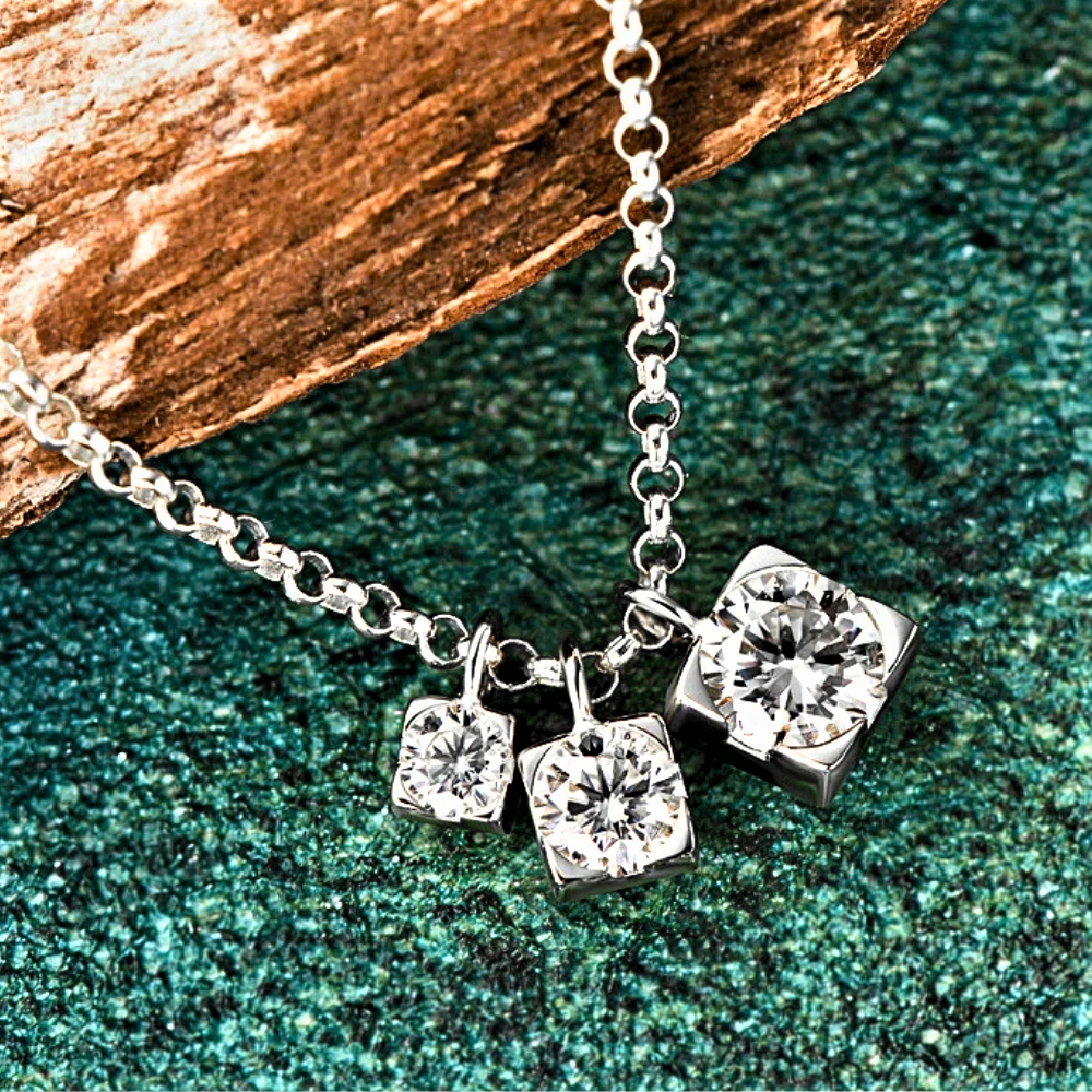 Collana Trittico Danzante – Luce in Movimento