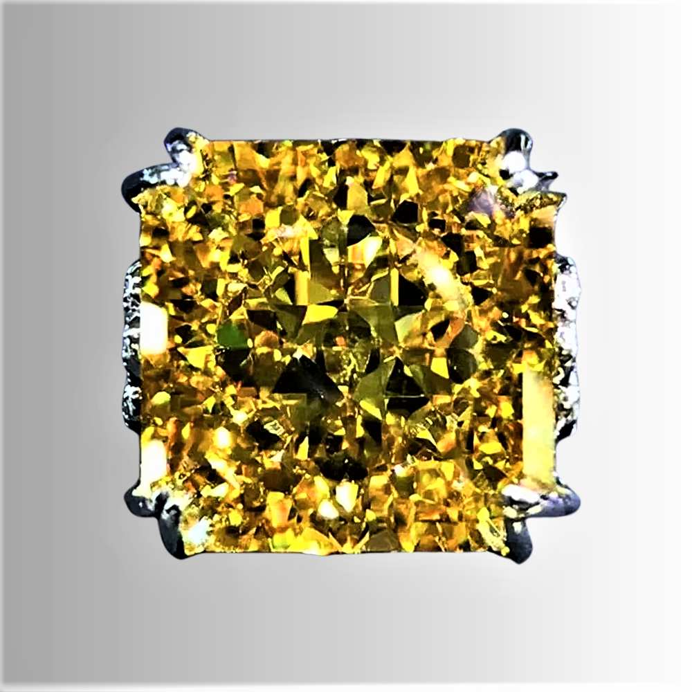 Fascione con Zaffiro Giallo Intenso in Moissanite Taglio Radiant da 20 Carati