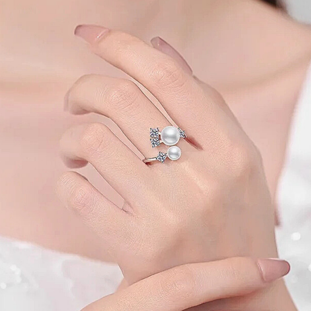 Anello Contrariè con Moissaniti e Perle