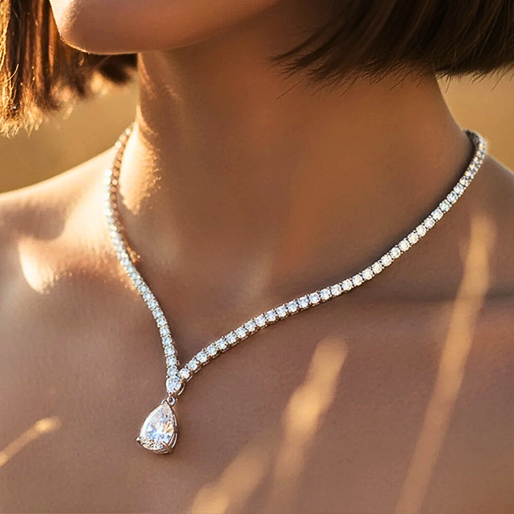 Collana Tennis con Pendente in Moissanite Taglio Goccia di ct 6,80
