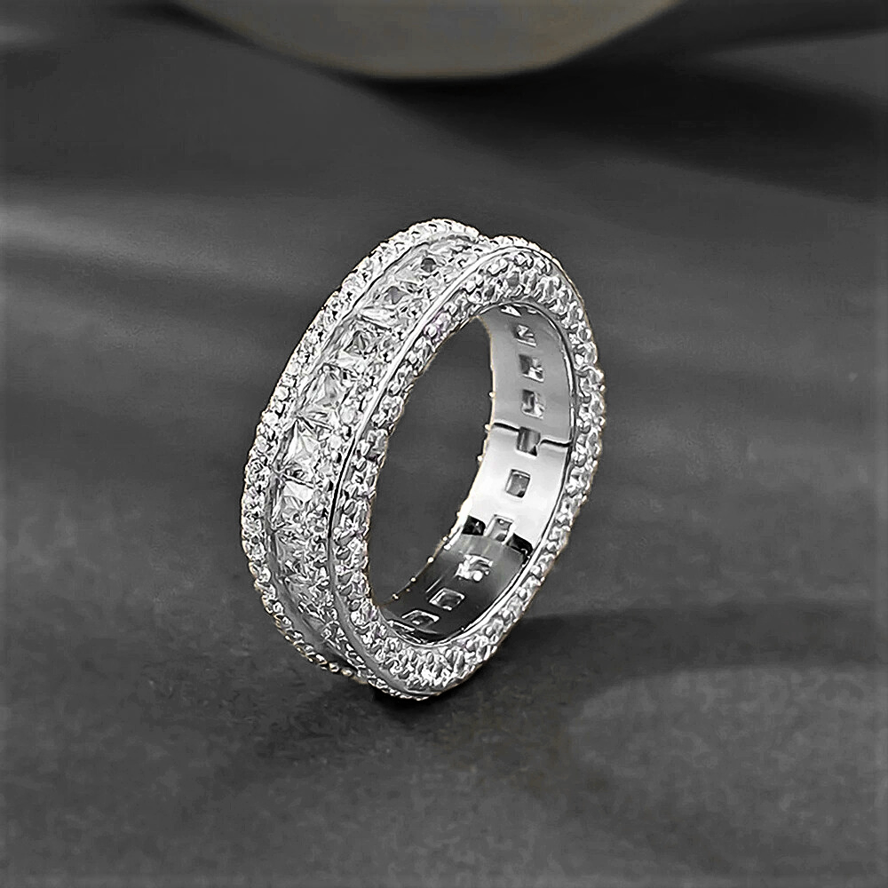 Fede Quadrata con Diamanti Taglio Princess e Brillanti Coltivati