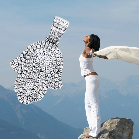 Collana "Mano di Fatima" in Moissanite D Color