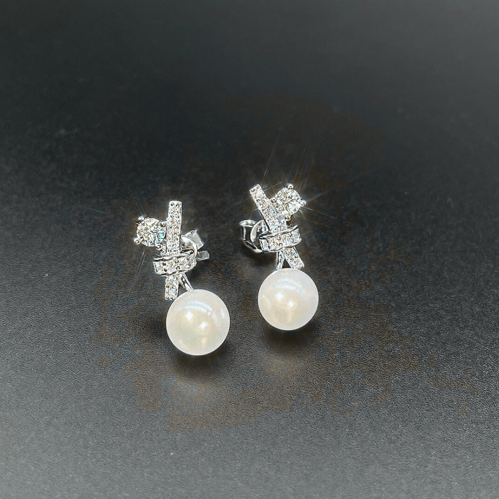 Orecchini a Perno con Moissaniti e Perle