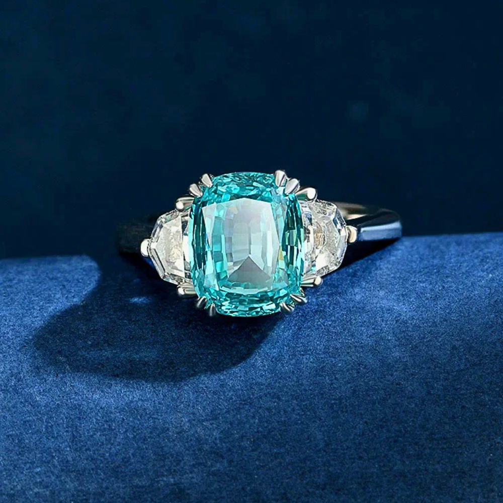 Trilogy con Tormalina Paraiba creata in Laboratorio di ct 4,00