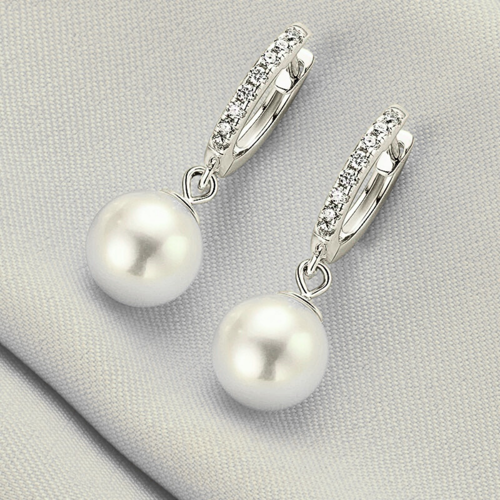 Orecchini ad Anello Ovale con Moissaniti e Perle Naturali