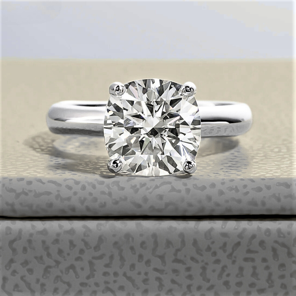 Solitario con Moissanite di ct. 3.50 Taglio Cuscino