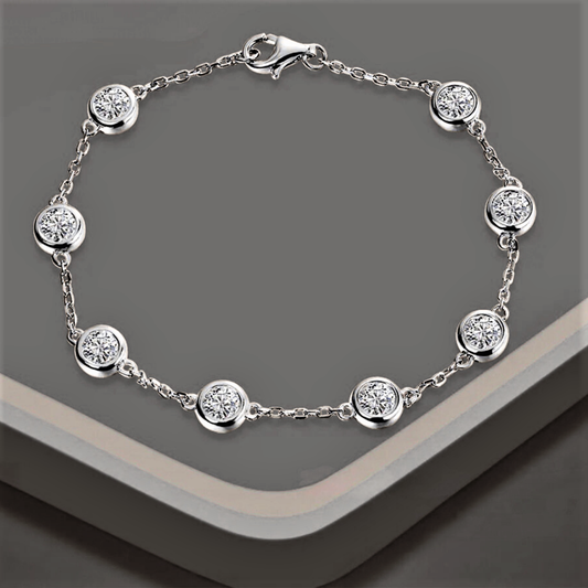 Bracciale con  8 castoni tondi con Ct 2,40 di Moissanite D Color