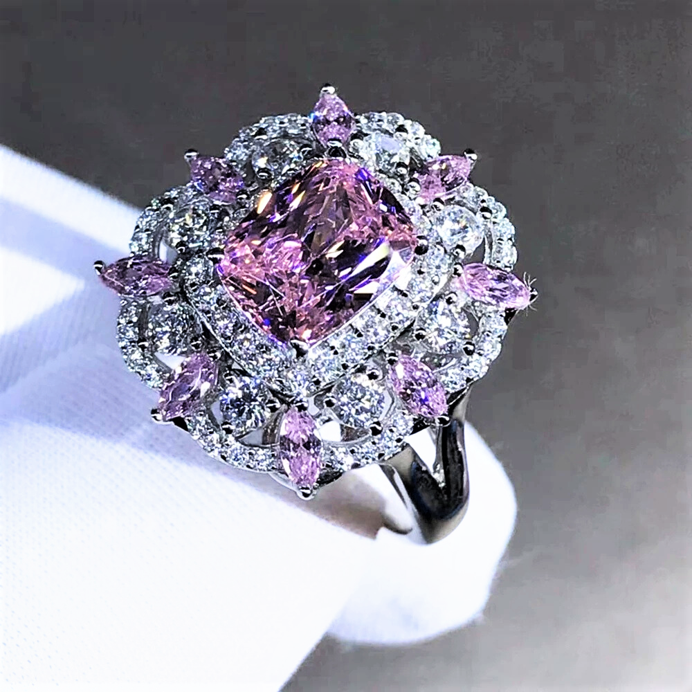 Fascione con Moissanite color Ametista e Colore Diamante