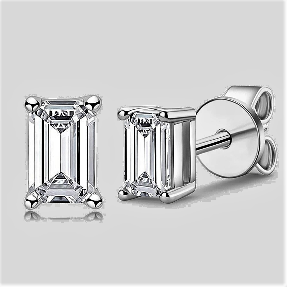 Orecchini Punto Luce con Moissaniti Taglio Smeraldo