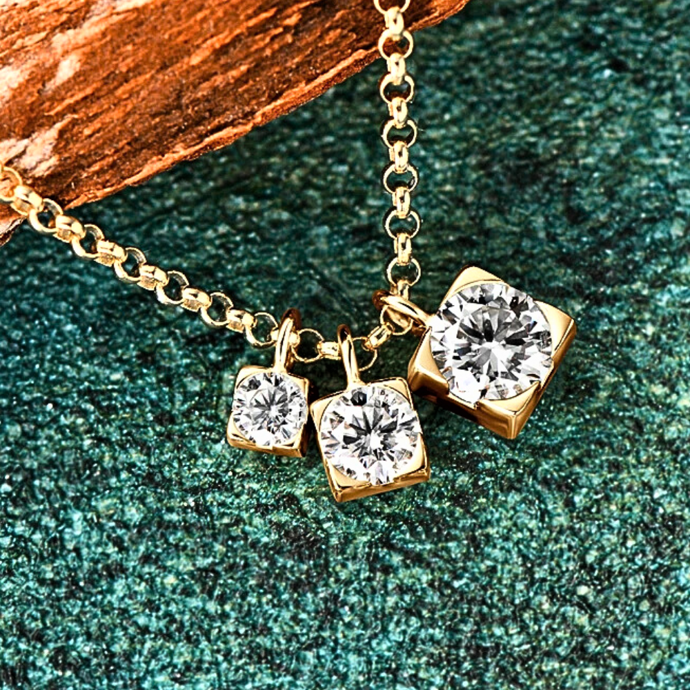 Collana Trittico Danzante – Luce in Movimento