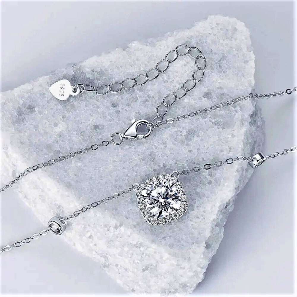 Collana "Costellazione di Luce" – Un Firmamento da Indossare