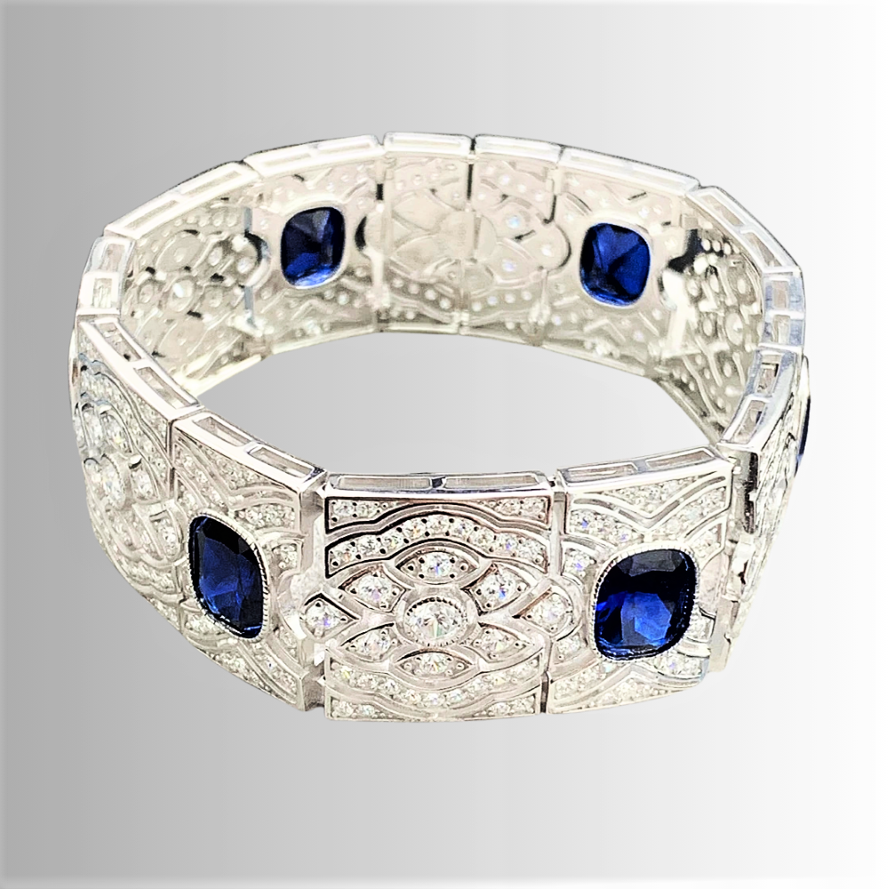 Bracciale a Fascia con Zaffiri Lab Grown Taglio Cuscino e Brillanti Sintetici ad Alto Contenuto di Carbonio