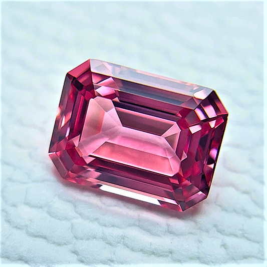 Zaffiro Padparadscha Lab Grown  Taglio Smeraldo Certificato