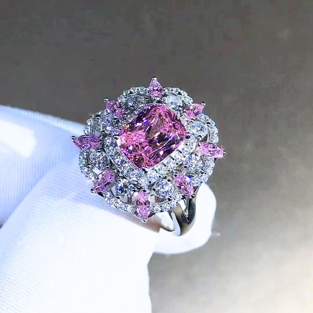 Fascione con Moissanite color Ametista e Colore Diamante