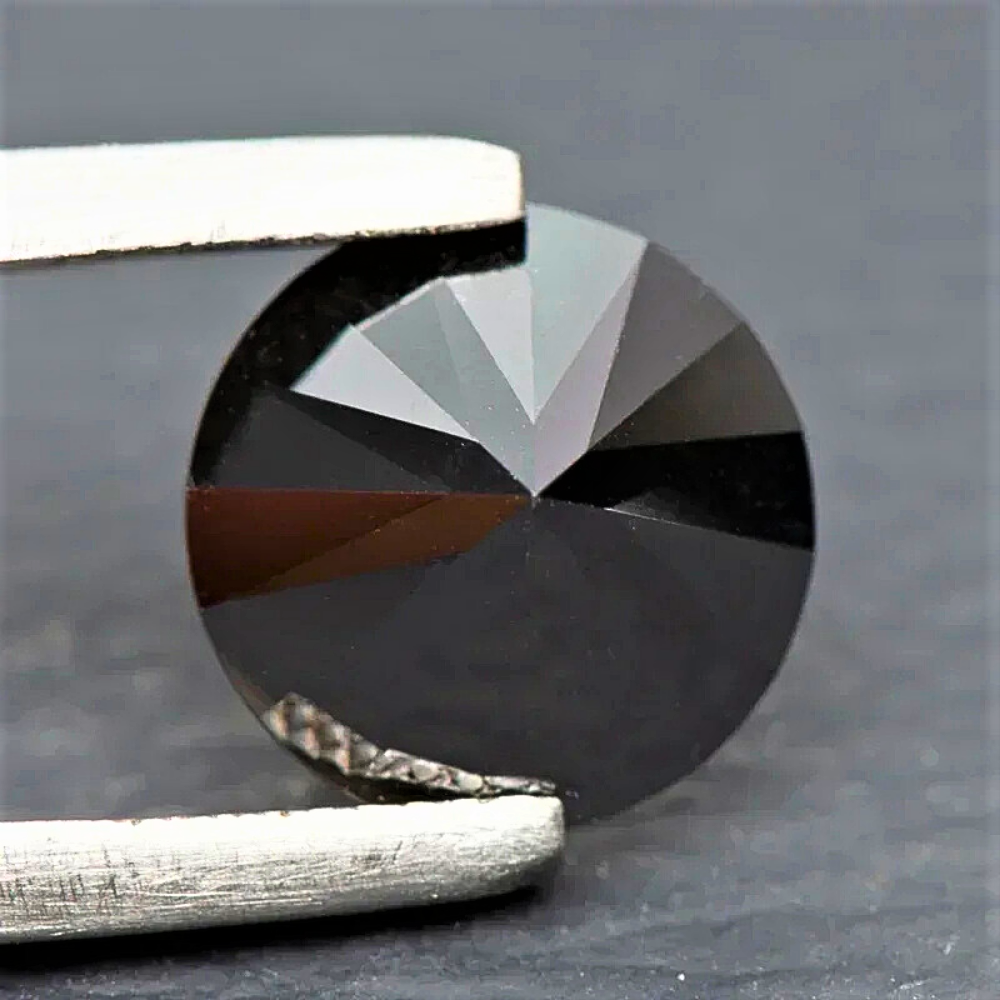 Moissanite Nera Taglio Brillante Certificata