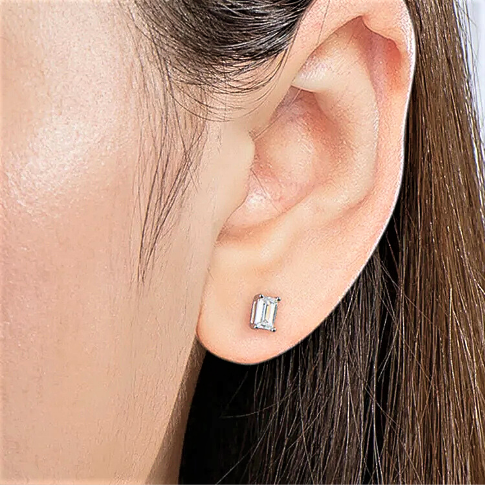 Orecchini Punto Luce con Moissaniti Taglio Smeraldo