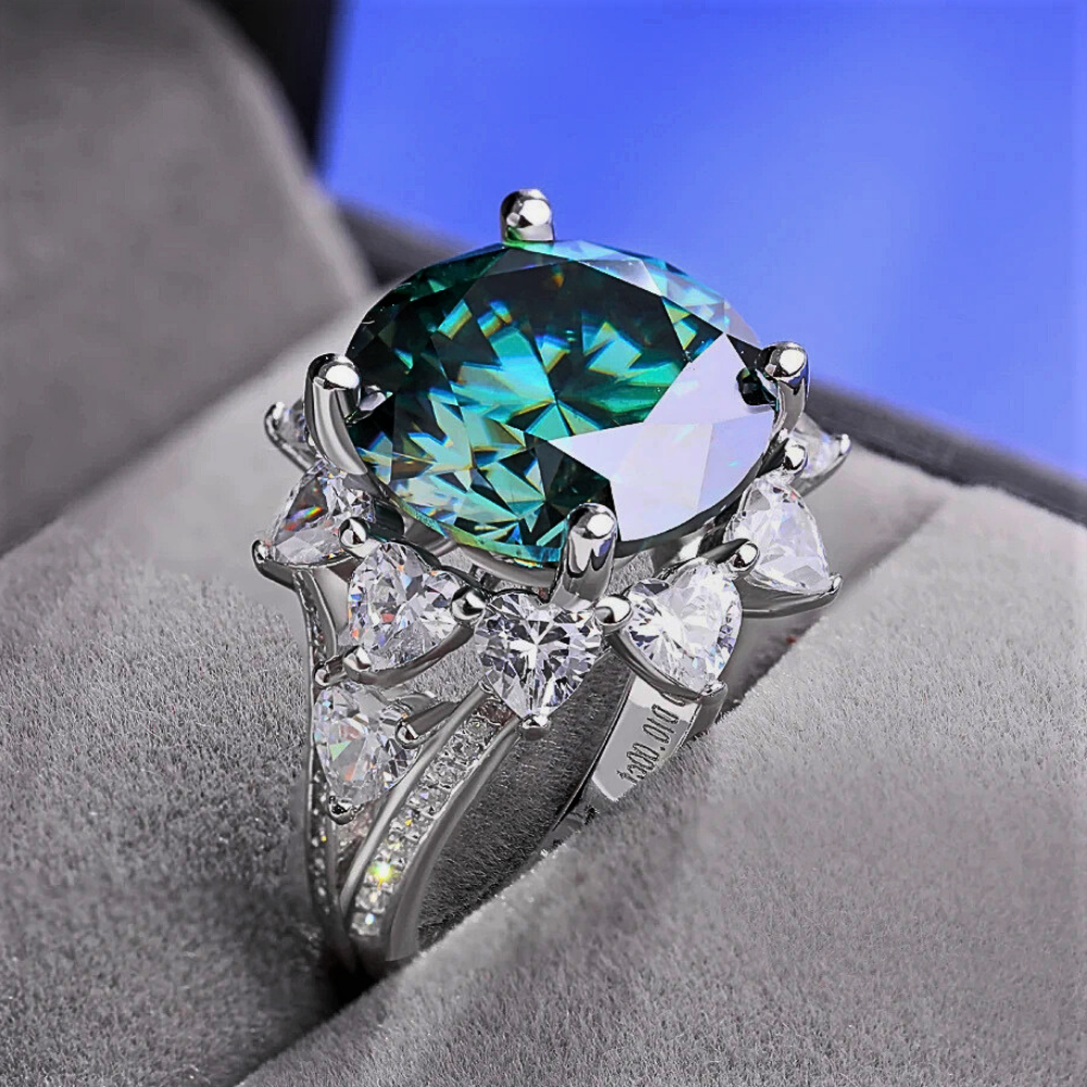 Anello "Regina di Cuori" con Moissanite Verde Smeraldo – Eleganza Intensa da 3 o 10 Carati