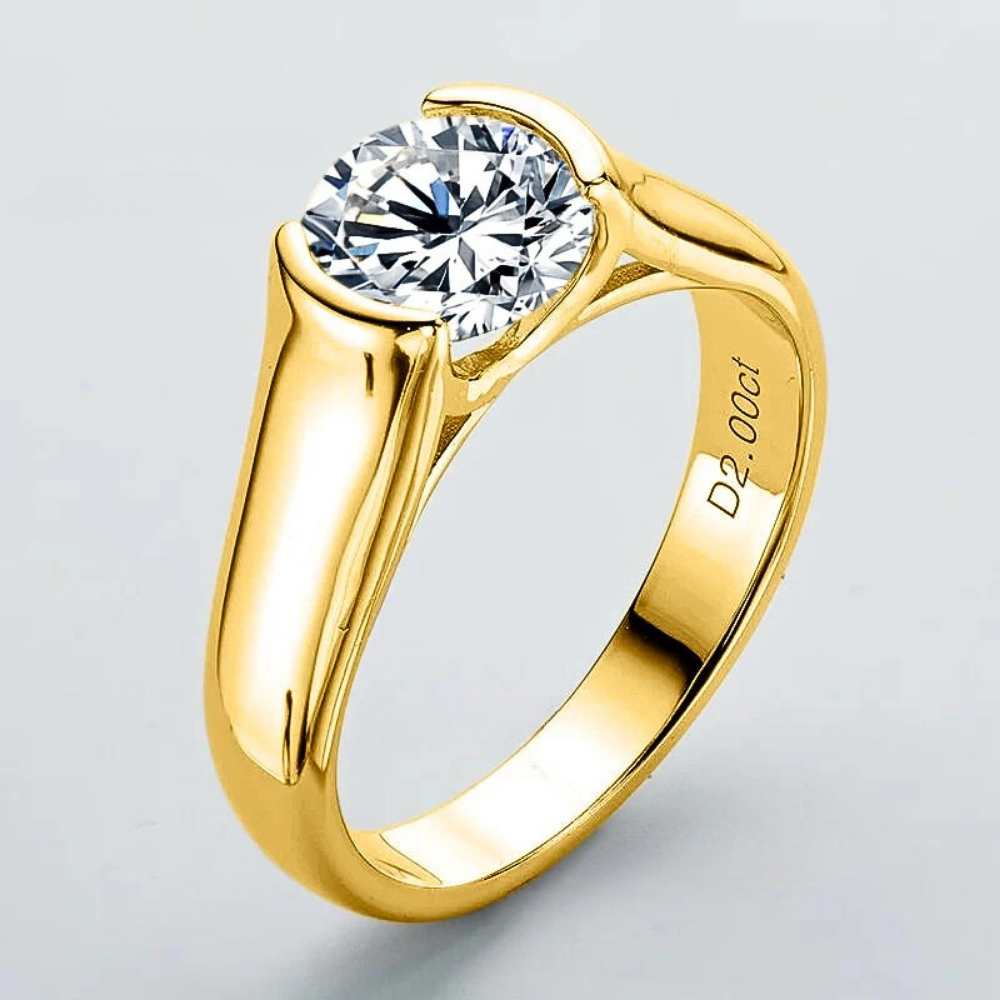 Solitario con Castone Aperto con Moissanite di ct 2,00