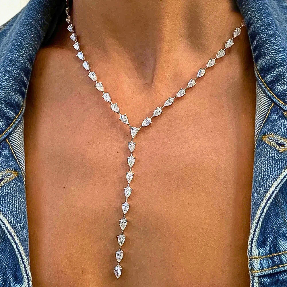 Collana Pendente con Moissaniti Taglio Goccia per ct 29,50