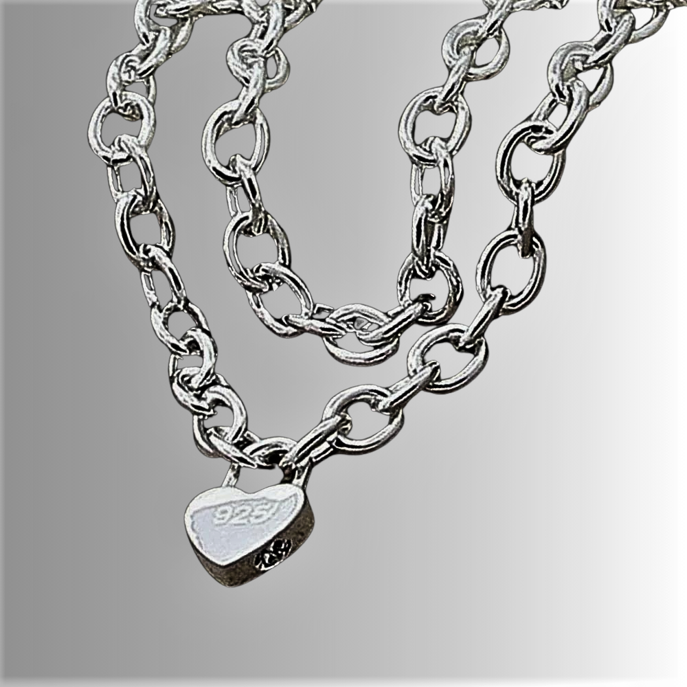 Collar “Safe Love”: la elegancia de un candado de amor
