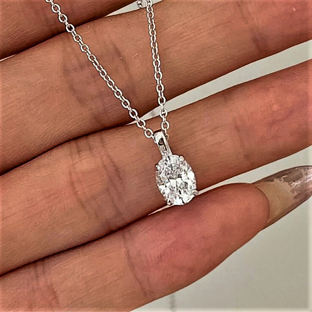 Collana Punto Luce con Moissainite Taglio Ovale Certificata