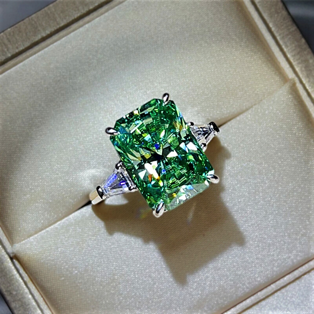 Fascione con Moissanite Taglio Radiant da 5 o 10 ct