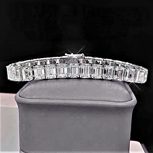 Bracciale Tennis con Moissaniti D Color VVS1 Taglio Smeraldo