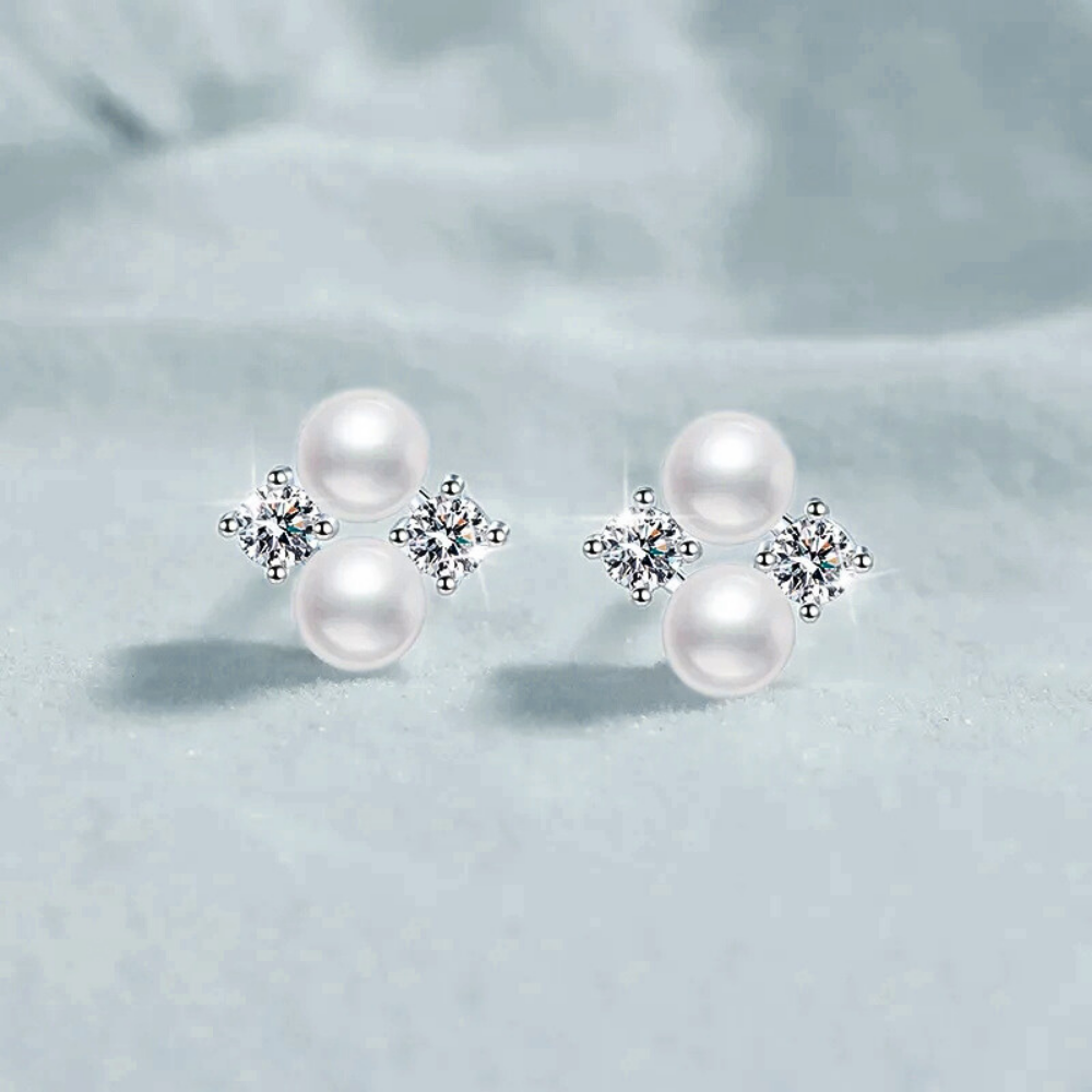 Orecchini a Perno con Moissaniti e Perle Naturali