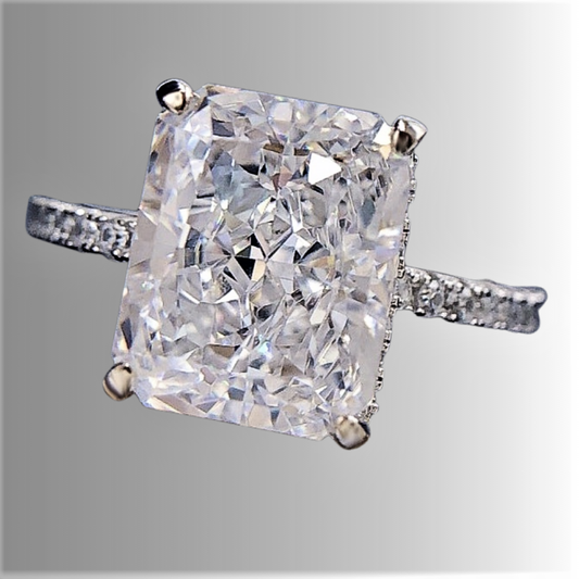 "Radiant Splendor" Solitaire with Synthetic Diamond 