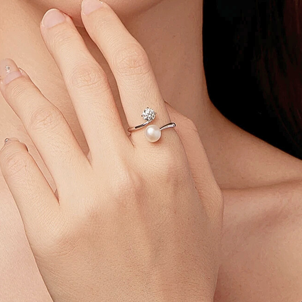 Anello Contrariè con Moissanite e Perla