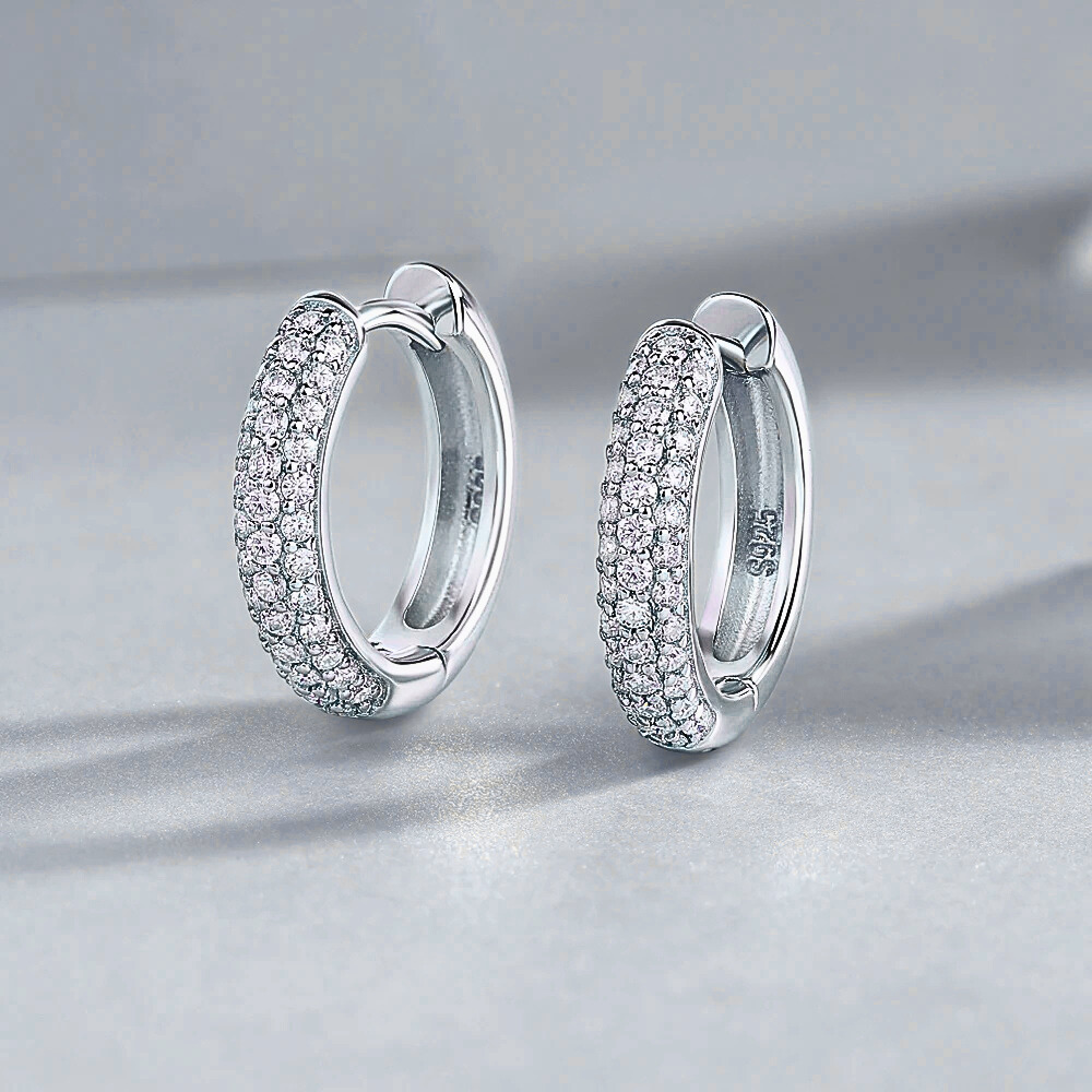Orecchini Ovali con Pavè di Moissaniti