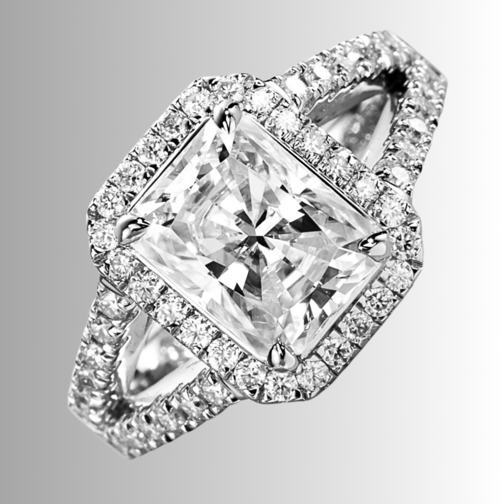 Anello con Moissanite Taglio Radiant per tot ct 3,57