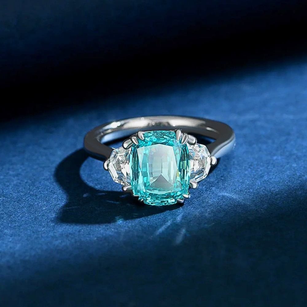 Trilogy con Tormalina Paraiba creata in Laboratorio di ct 4,00