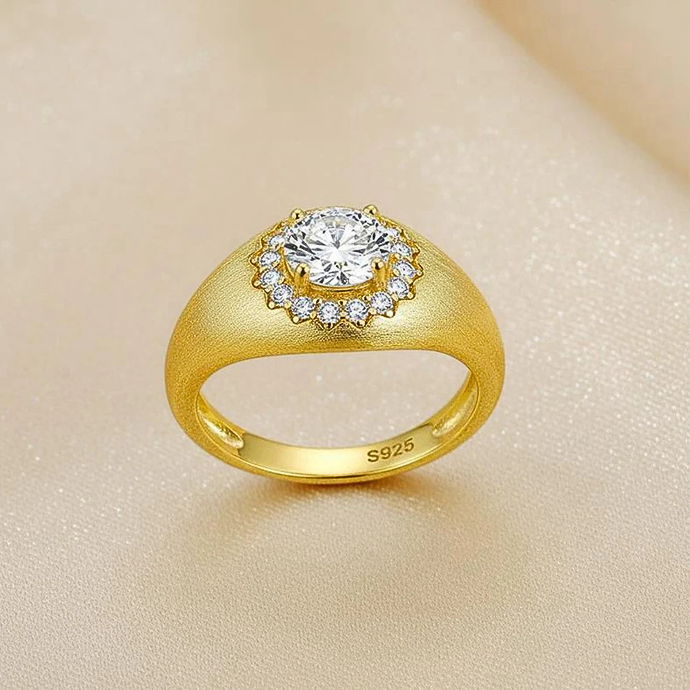 Solitario a Fascia Bombata con Moissanite