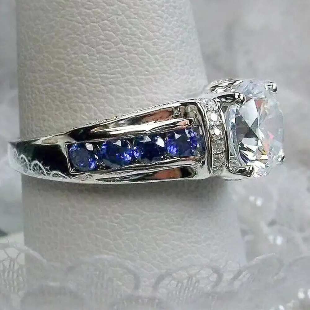 Fascia in Moissaniti con pietra centrale da ct 2,00