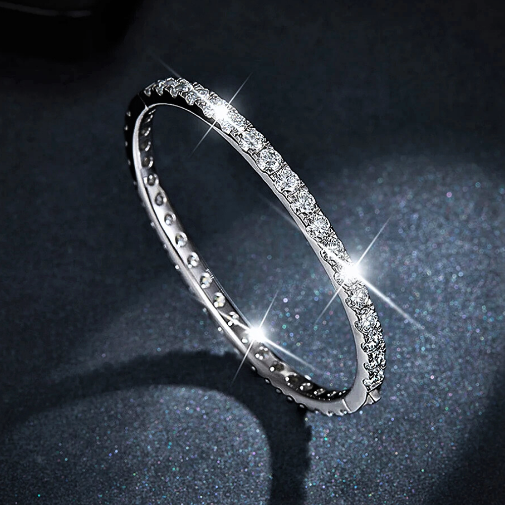 Bracciale Rigido Lux Eternity con Moissaniti D Color fino a 12 Carati
