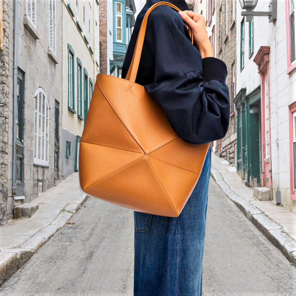 Borsa Tote Geometrica in Vera Pelle di Vitellino