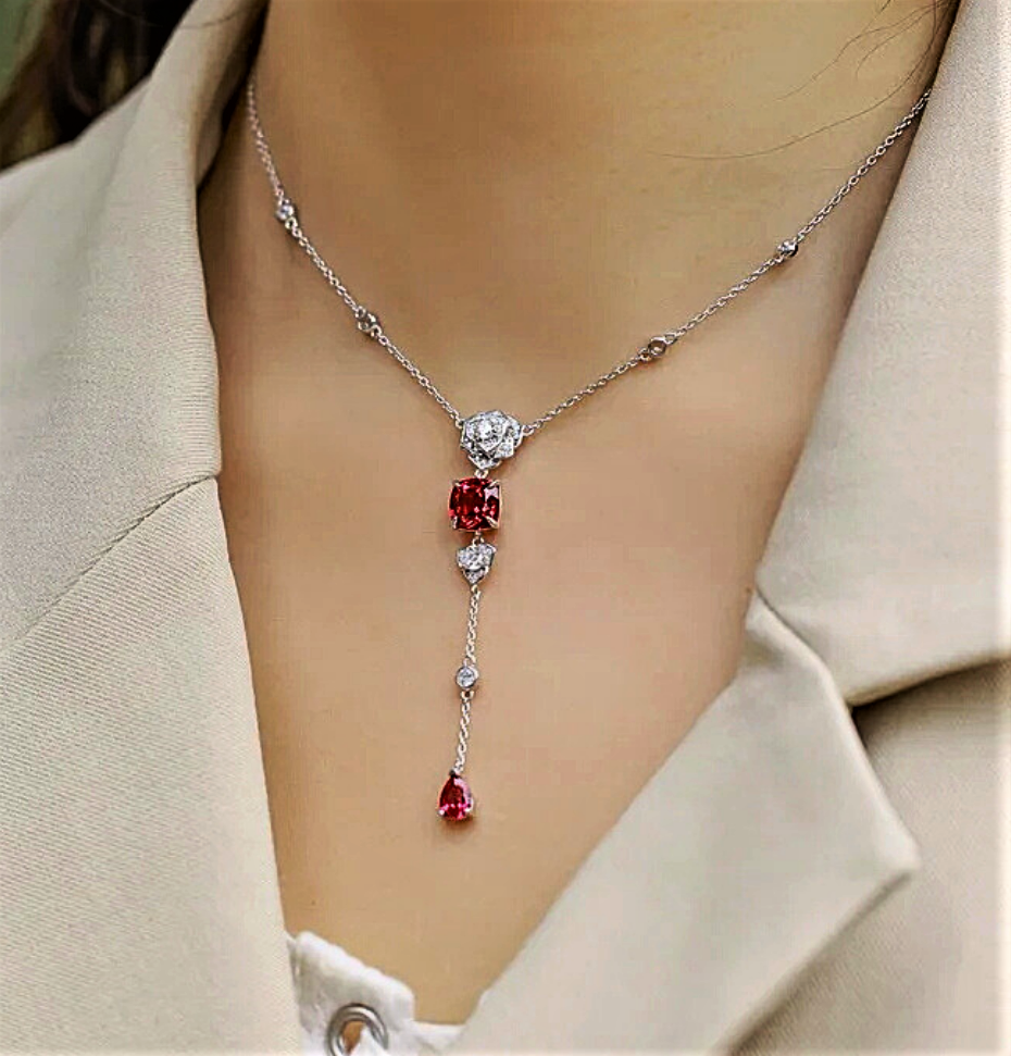 Collana Floreale con Rubini Lab Grown e Brillanti Sintetici ad Alto Contenuto di Carbonio