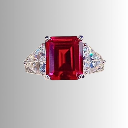 Fascia con Rubino Lab Grown Taglio Smeraldo, Diamanti Taglio Trillion e Brillanti Coltivati