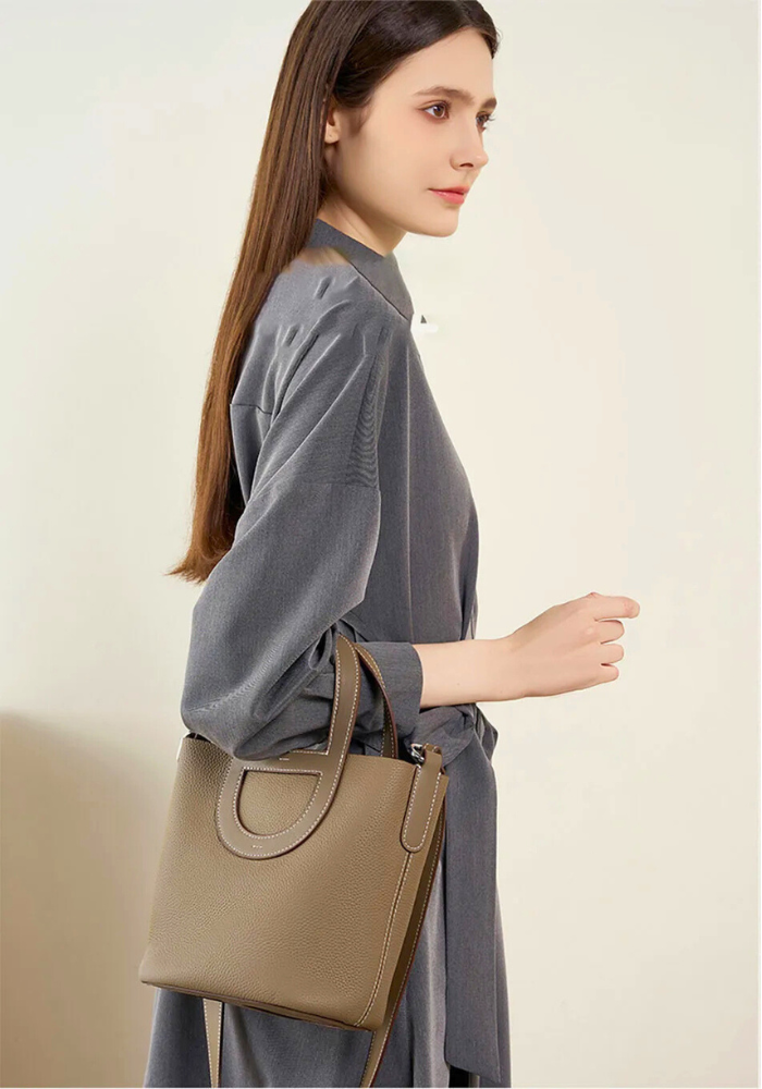 Borsa Tote a Secchiello in Vera Pelle di Vitellino
