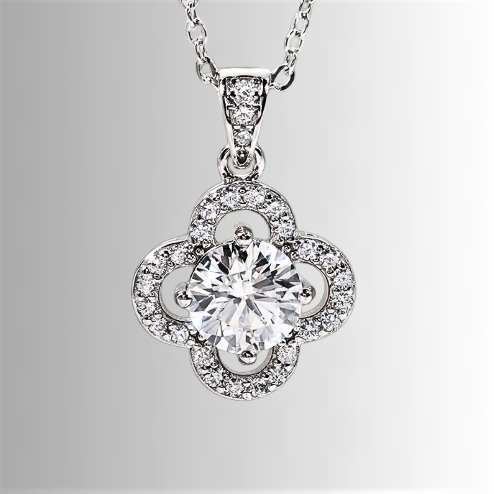 Collana con Ciondolo a Quadrifoglio in Moissaniti