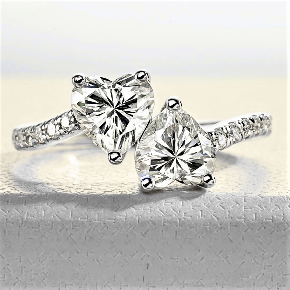 Anello Contrariè con Cuori di Moissaniti per ct 2,00