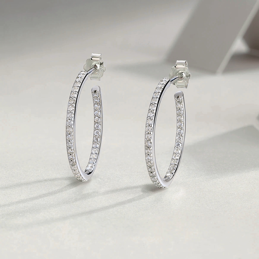 Orecchini a Cerchio Aperto con Striscia di Moissaniti