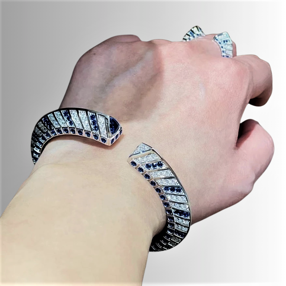 Bracciale Rigido con Zaffiri Coltivati e Brillanti Sintetici ad Alto Contenuto di Carbonio